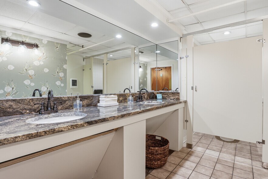 More Photos Of 1 E Church St, Fairport Restaurant For Sale