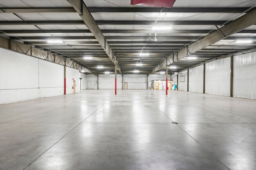 More Photos Of 4811 Curtis Rd, Dodgeville Warehouse For Sale