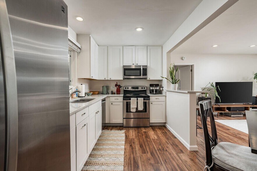 More Photos Of 440 Corona Del Mar, Santa Barbara Apartments For Sale