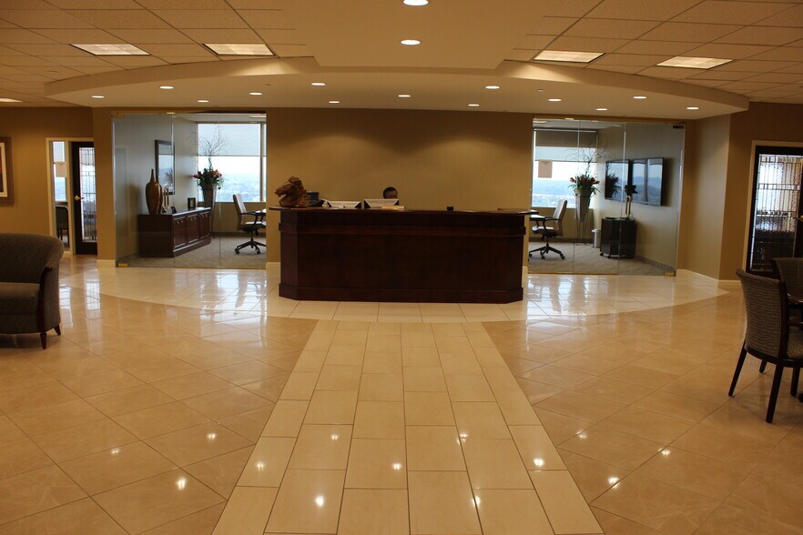 More Photos Of 462 S Fourth St, Louisville Office For Sale
