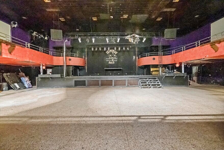 More Photos Of 24 E 3rd St, Newport Bar For Sale