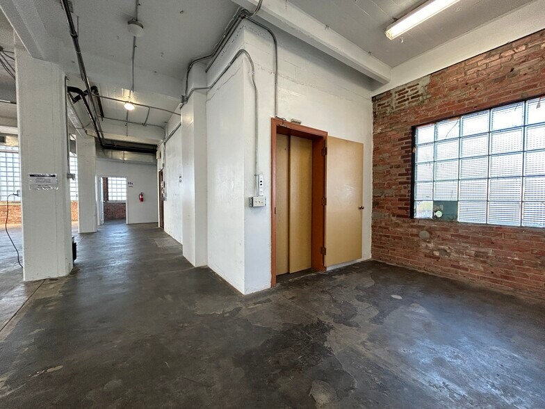 More Photos Of 1645 Blue Rock St, Cincinnati Light Manufacturing For Lease