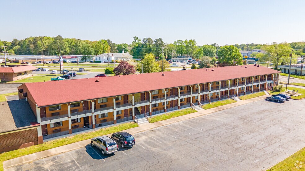 More Photos Of 14747 Warwick Blvd, Newport News Hotel For Sale