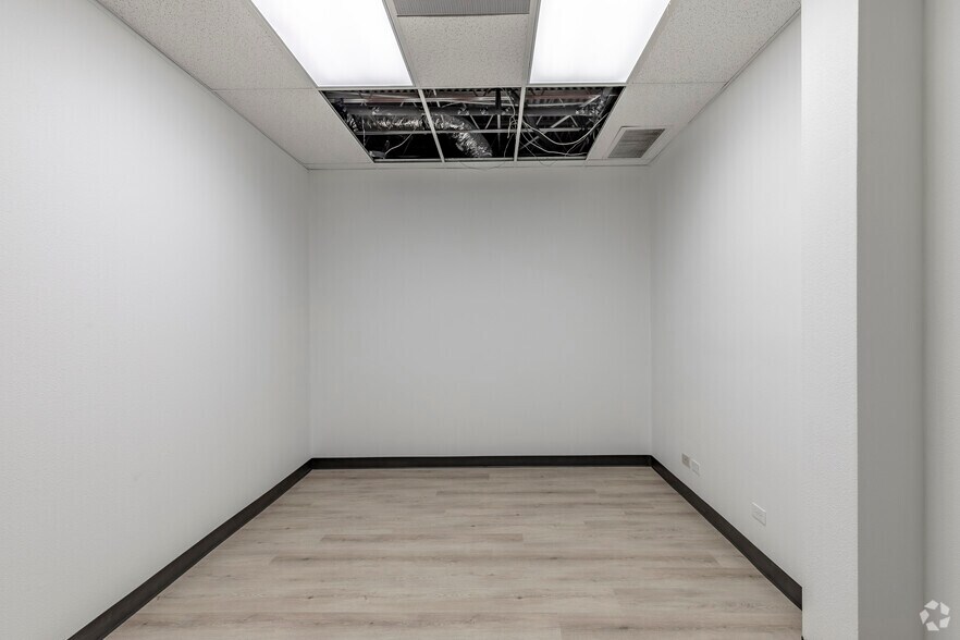 More Photos Of 6836 San Pedro Ave, San Antonio Office For Lease