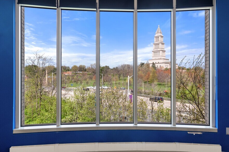 More Photos Of 2000 Duke St, Alexandria Office For Sale