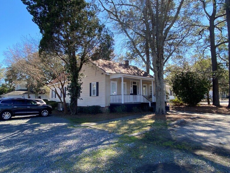 More Photos Of 405 N Magnolia St, Summerville Medical For Lease
