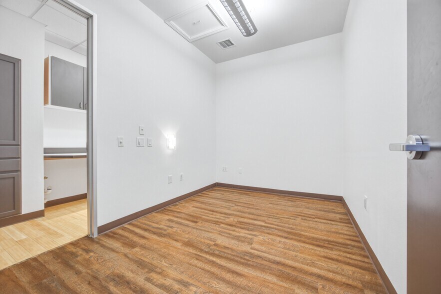 More Photos Of 12171 W Parmer Ln, Cedar Park Medical For Lease