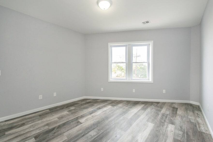 More Photos Of 47 Washington Ave, Nutley Apartments For Lease
