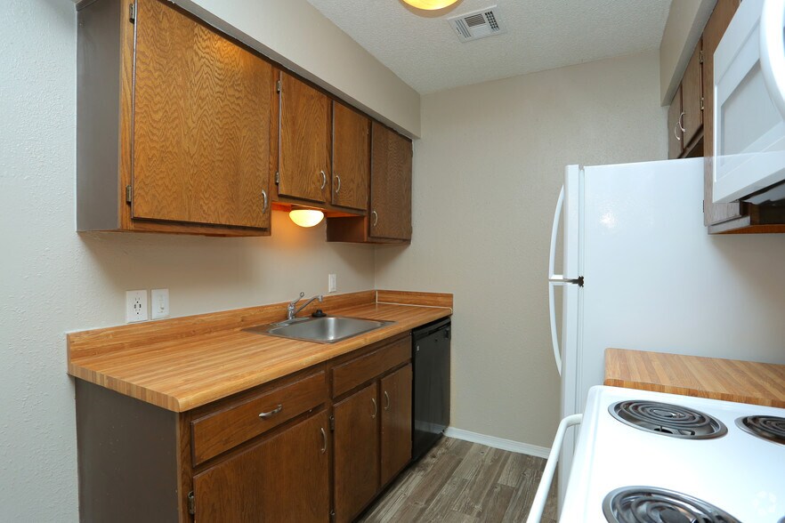 More Photos Of 6326 S 107th East Ave, Tulsa Apartments For Sale