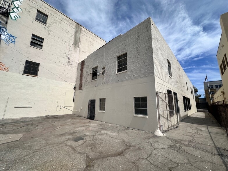More Photos Of 1327 S Olive St, Los Angeles Specialty For Lease