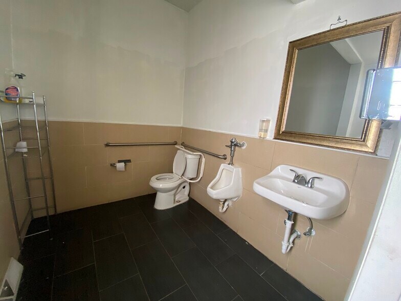 More Photos Of 221 Washington Ave, Riverton Religious Facility For Sale