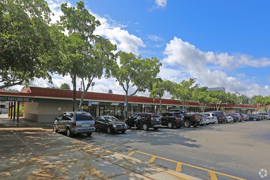 More Photos Of 13905-14047 NW 67th Ave, Miami Lakes Unknown For Lease