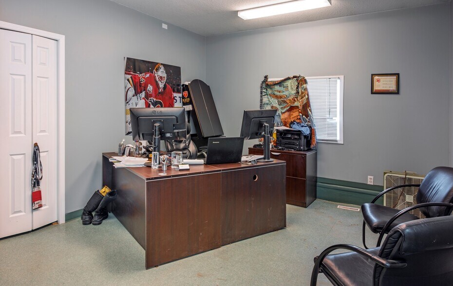More Photos Of 48F Slater Road, Strathmore Industrial For Lease