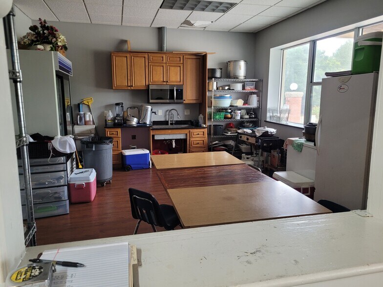 More Photos Of 1512 Garner Rd, Raleigh Warehouse For Lease