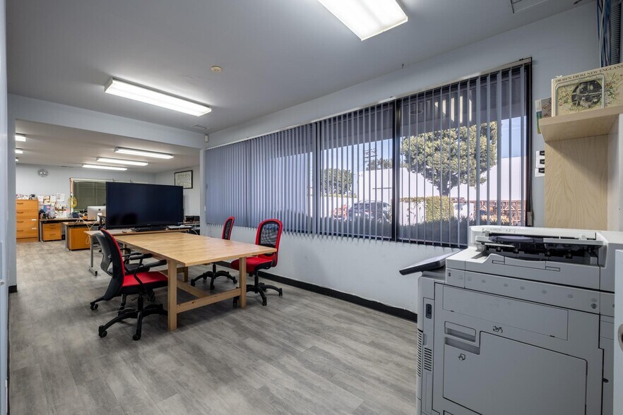 More Photos Of 22809 Lockness Ave, Torrance Warehouse For Sale