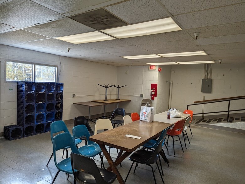 More Photos Of 50 Toc Dr, Highland Manufacturing For Sale