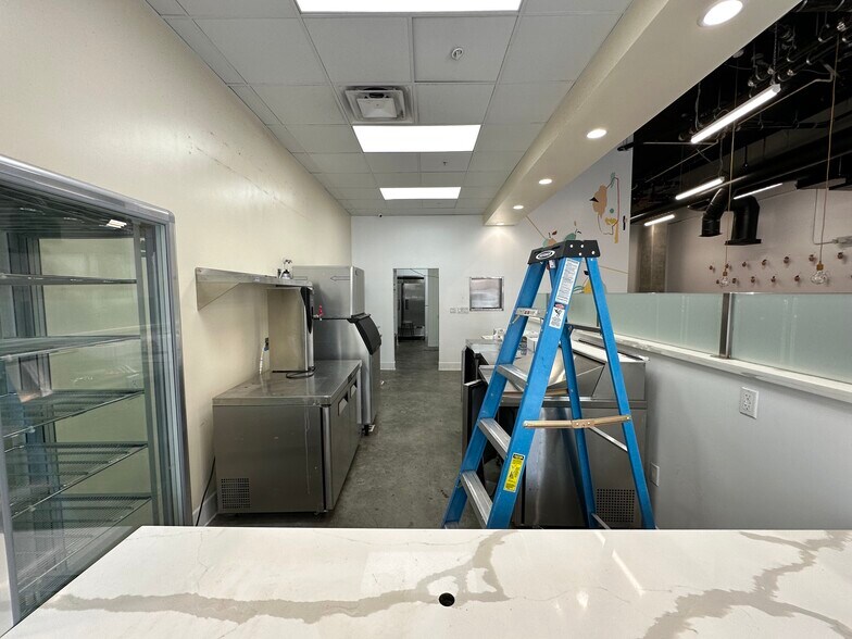 More Photos Of 424 W Pico Blvd, Los Angeles Apartments For Lease