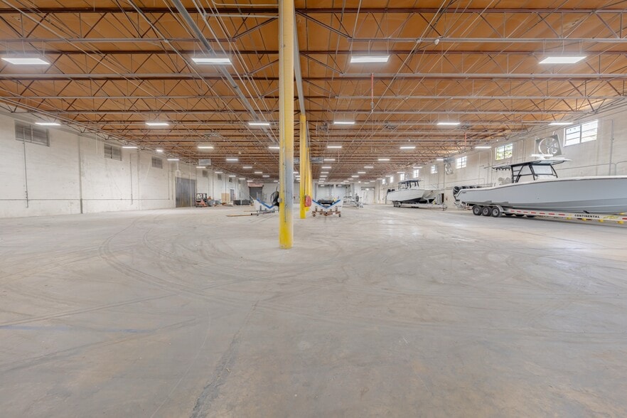 More Photos Of 13185 NW 47th Ave, Opa-locka Warehouse For Sale