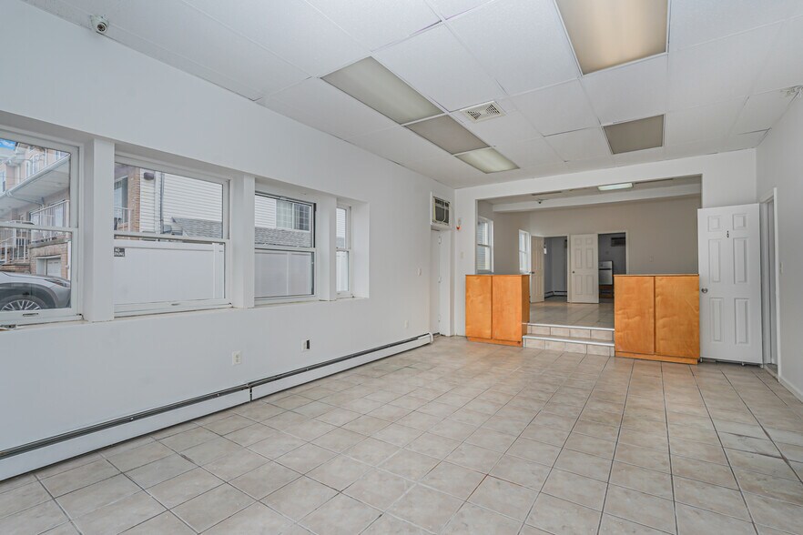 More Photos Of 339 Lincoln Ave, Staten Island Warehouse For Sale
