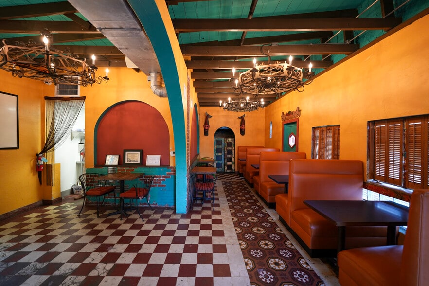 More Photos Of 1403 Nance St, Houston Restaurant For Lease