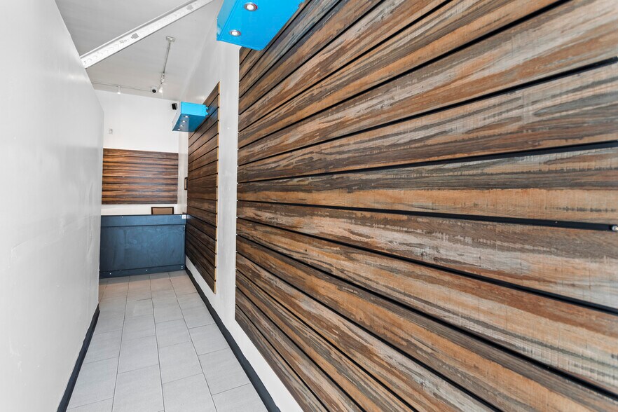 More Photos Of 5148-5152 Lankershim Blvd, North Hollywood Storefront For Sale