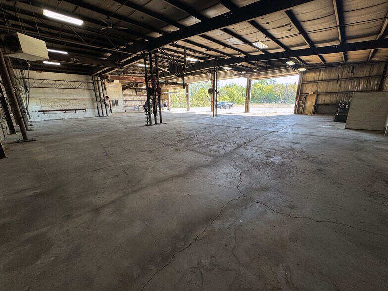 More Photos Of 2400 Myers Rd, Albert Lea Warehouse For Sale