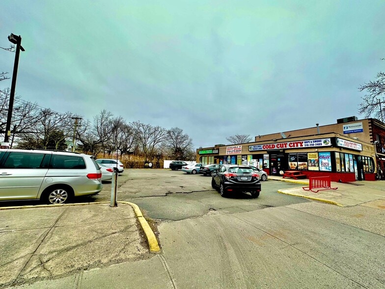 More Photos Of 230 Atlantic Ave, Oceanside Freestanding For Sale