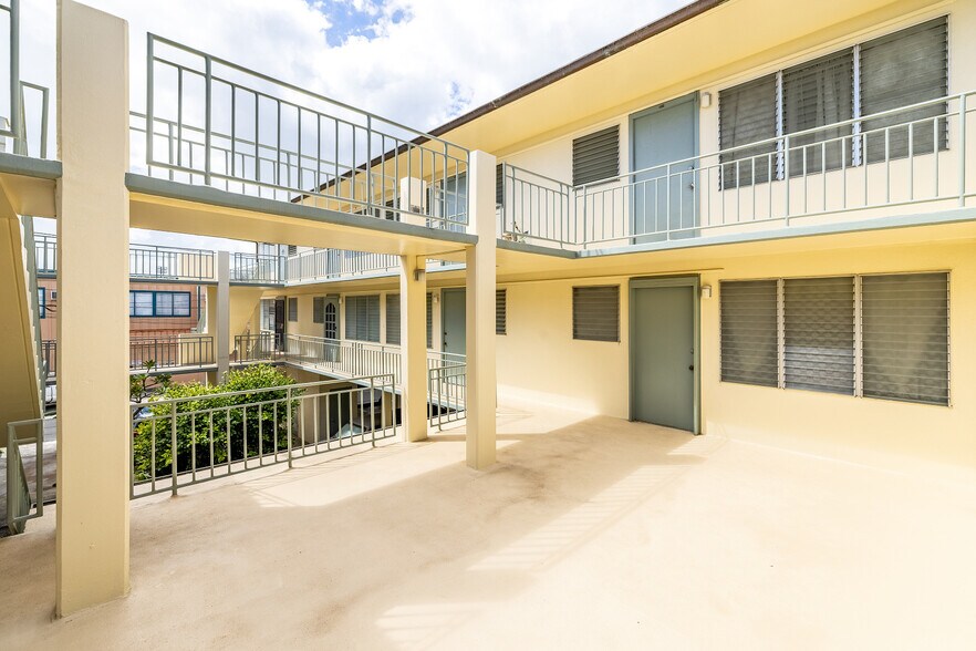 More Photos Of 1218 King Street, Honolulu Apartments For Sale