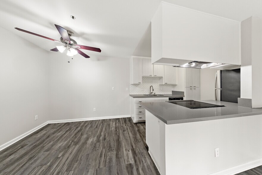 More Photos Of 322 Hillside Ter, Vista Apartments For Sale