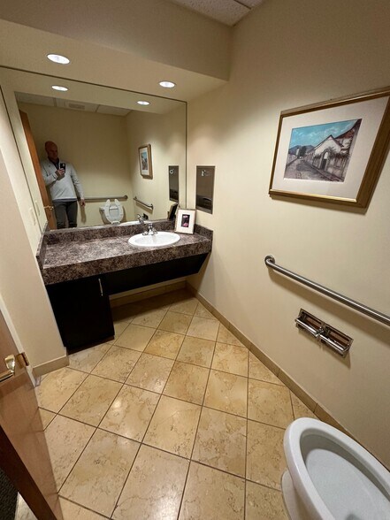 More Photos Of 6134-6138 Redwood Square Ctr, Centreville Medical For Sale