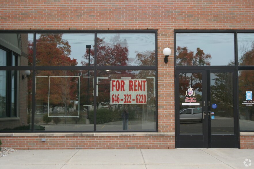 More Photos Of 25750-25780 Novi Rd, Novi Storefront Retail Office For Lease