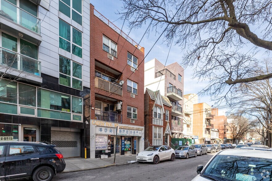 More Photos Of 132 41st Ave, Flushing Apartments For Sale