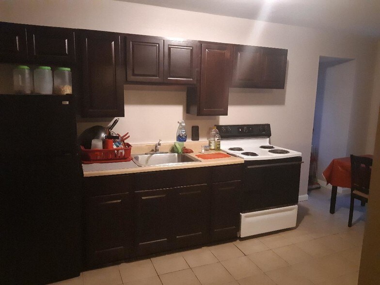 More Photos Of 2102 S Lehigh Ave, Whitehall Apartments For Sale