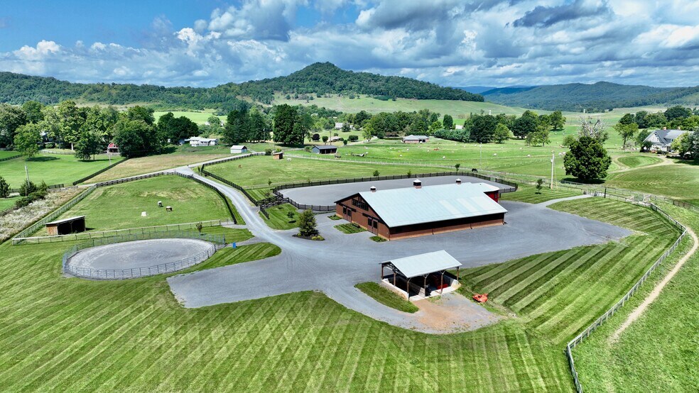 More Photos Of 3476 Fairview Rd, Lewisburg Specialty For Sale