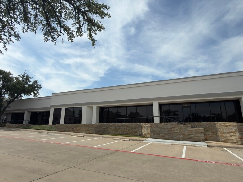 More Photos Of 3330 Earhart Dr, Carrollton Unknown For Lease