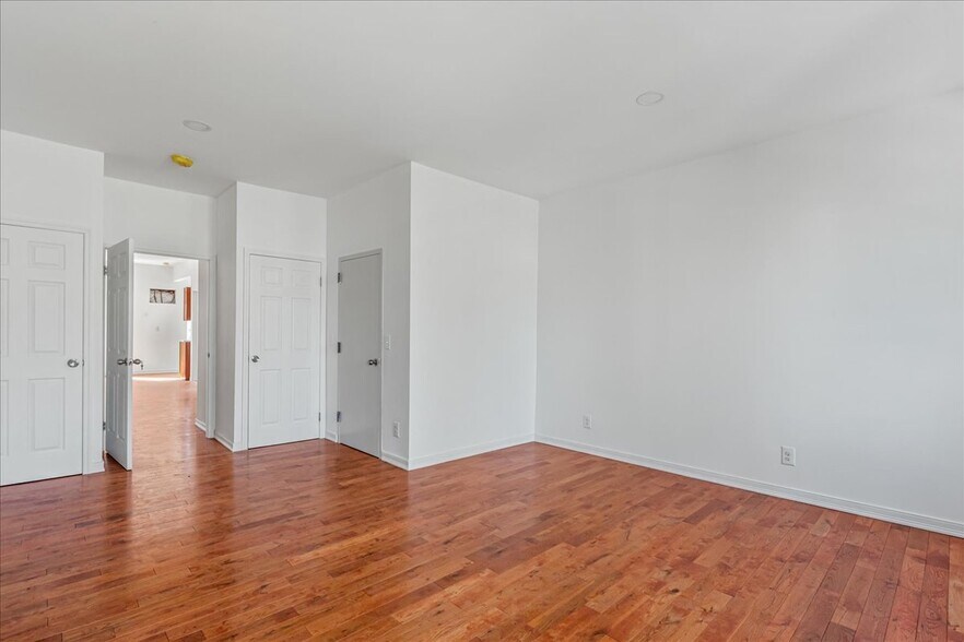 More Photos Of 37 Jewel St, Brooklyn Apartments For Sale