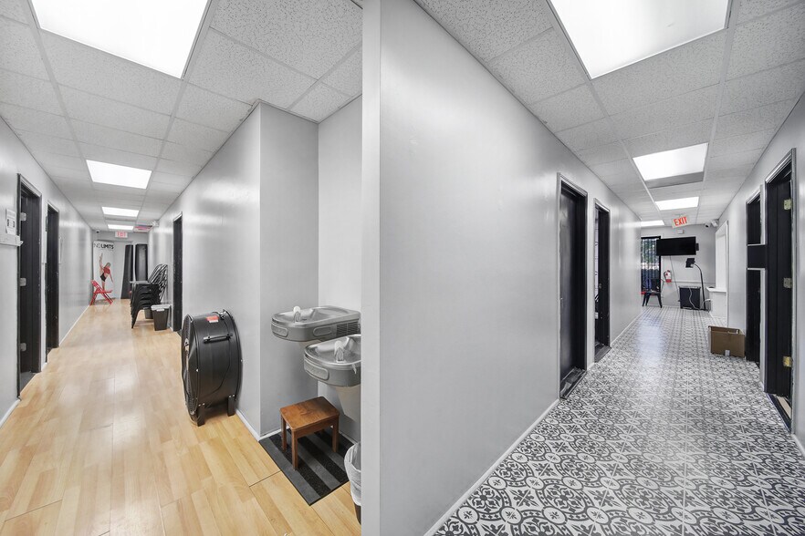 More Photos Of 908 N Sutherland Ave, Monroe Flex For Sale