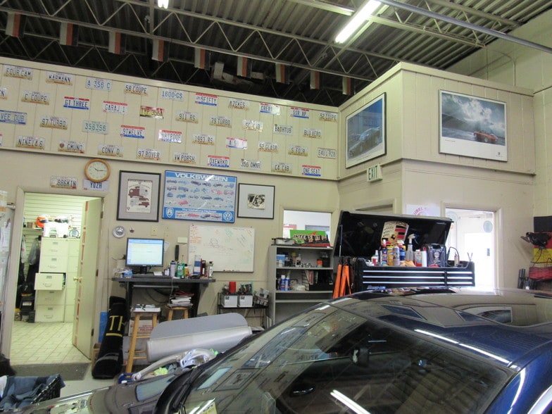 More Photos Of 4794 S Dixie Dr, Dayton Auto Repair For Lease