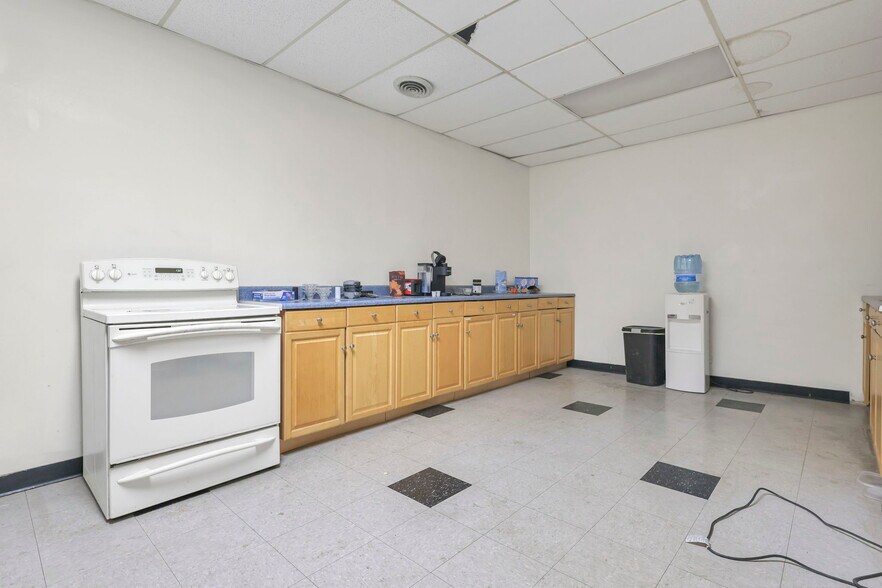More Photos Of 2844 E River Rd, Dayton Office For Sale