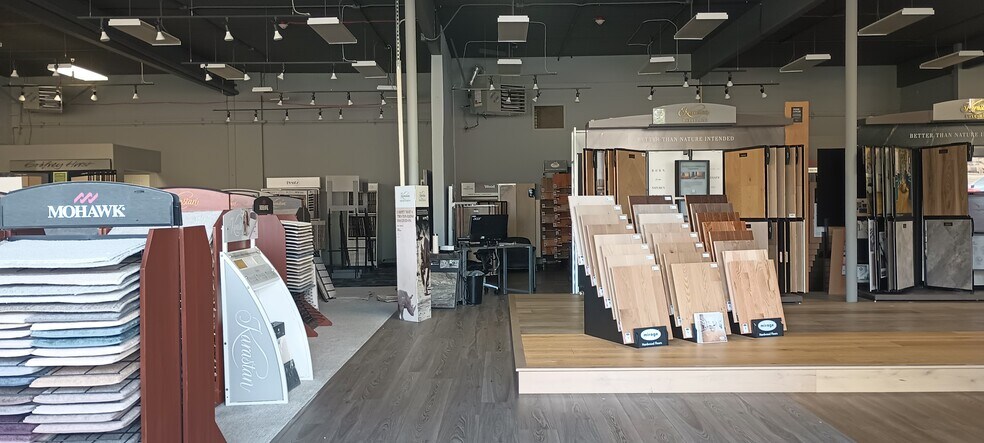 More Photos Of 6812-6820 196th St SW, Lynnwood Storefront Retail Office For Sale