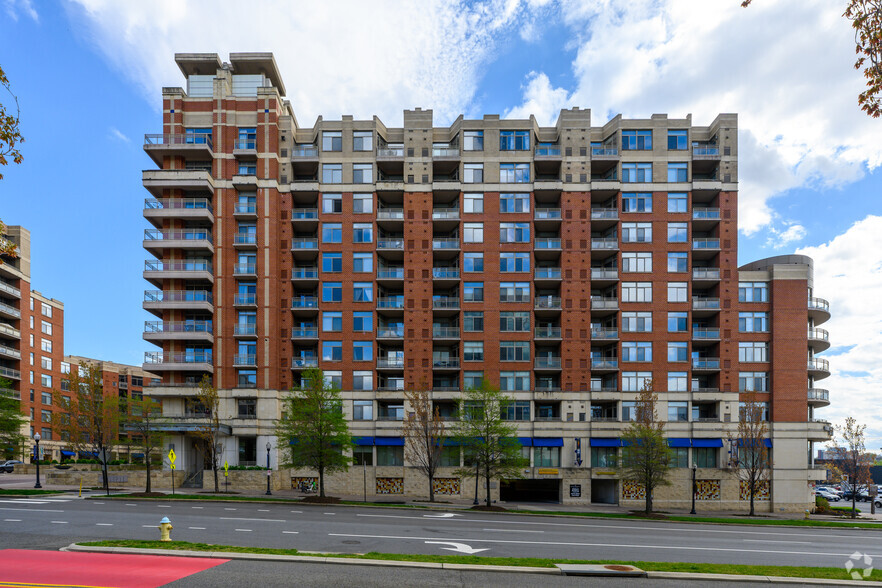 More Photos Of 3600 S Glebe Rd, Arlington Apartments For Lease