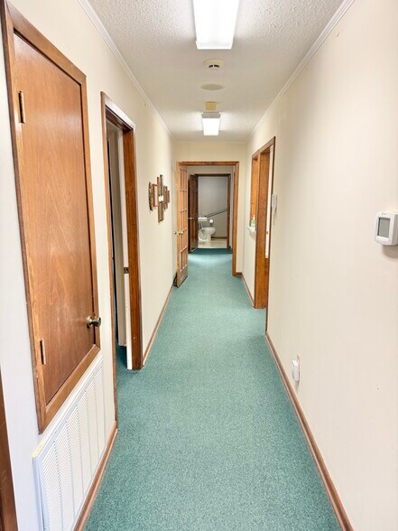 More Photos Of 105 N Hickory St, Aberdeen Flex For Sale