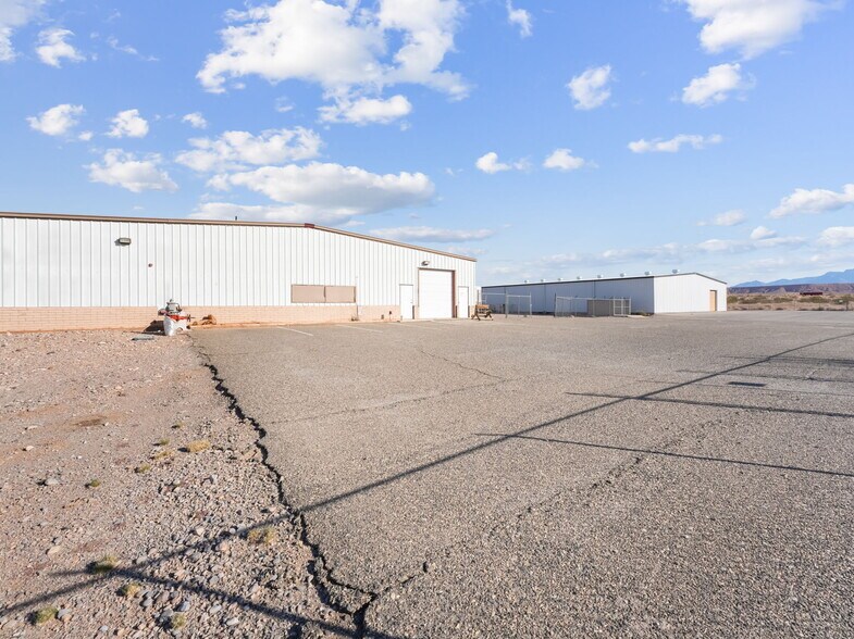 More Photos Of 480 Pat Ave, Overton Industrial For Sale