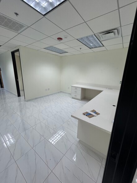 More Photos Of 50 N La Cienega Blvd, Beverly Hills Coworking Space