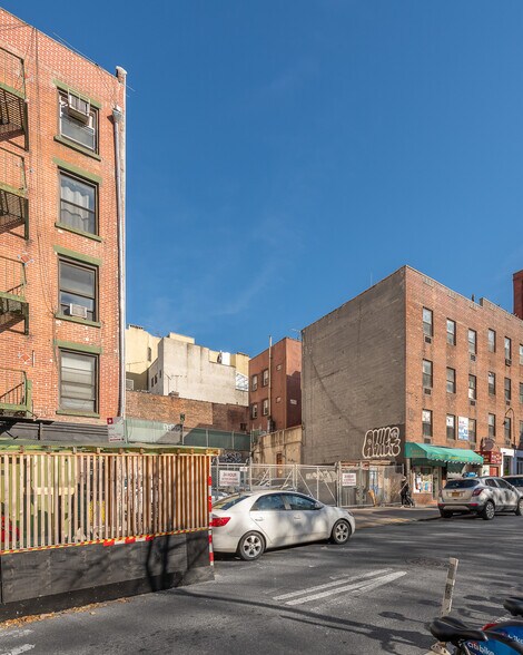 More Photos Of 98-100 Bayard St, New York Land For Sale