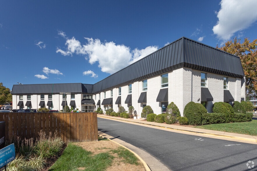 Primary Photo Of 3930 Walnut St, Fairfax Medical For Sale