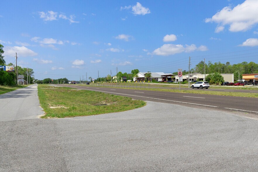 More Photos Of 15464 Cortez Blvd, Brooksville Unknown For Lease