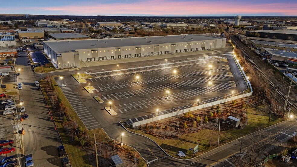 Primary Photo Of 125 New South Rd, Hicksville Warehouse For Lease