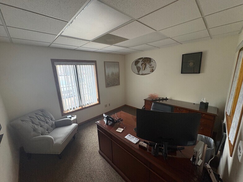 More Photos Of 2149 Velp Ave, Green Bay Office For Lease