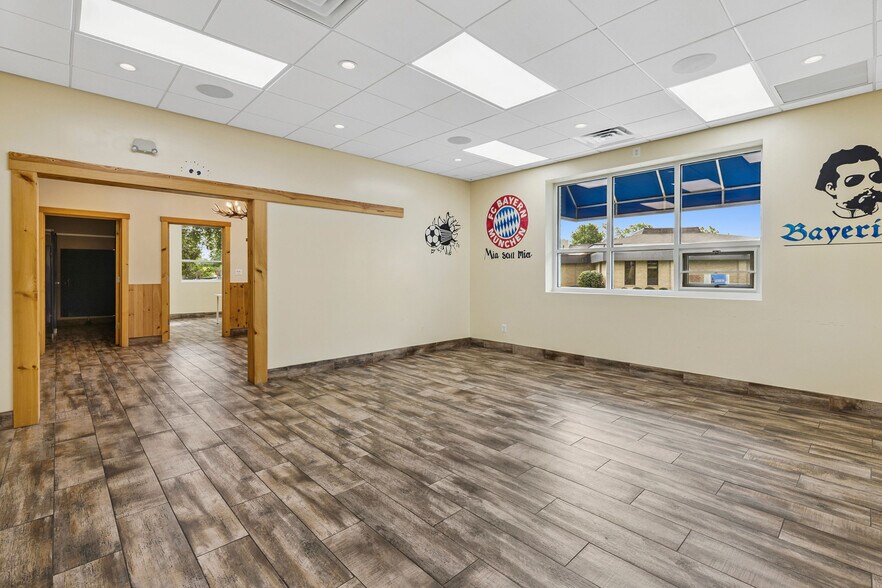 More Photos Of 102 N Rogers St, Aberdeen Restaurant For Sale